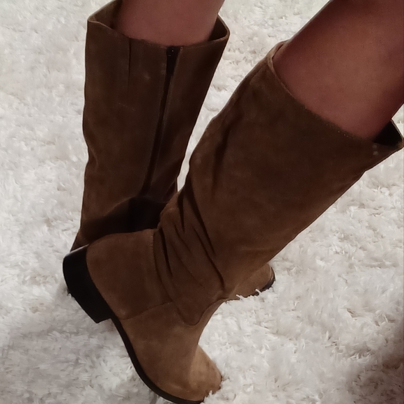 LE Chateau Made in Italy Suede Knee High Boot in Brandy Low Heel - Picture 7 of 15